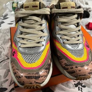 Gucci Ultrapace Sneakers